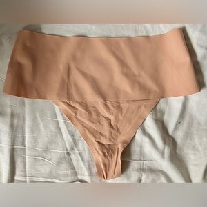 Spanx 0115 Undie Tectable Thong 1-Pack Panties US Size L